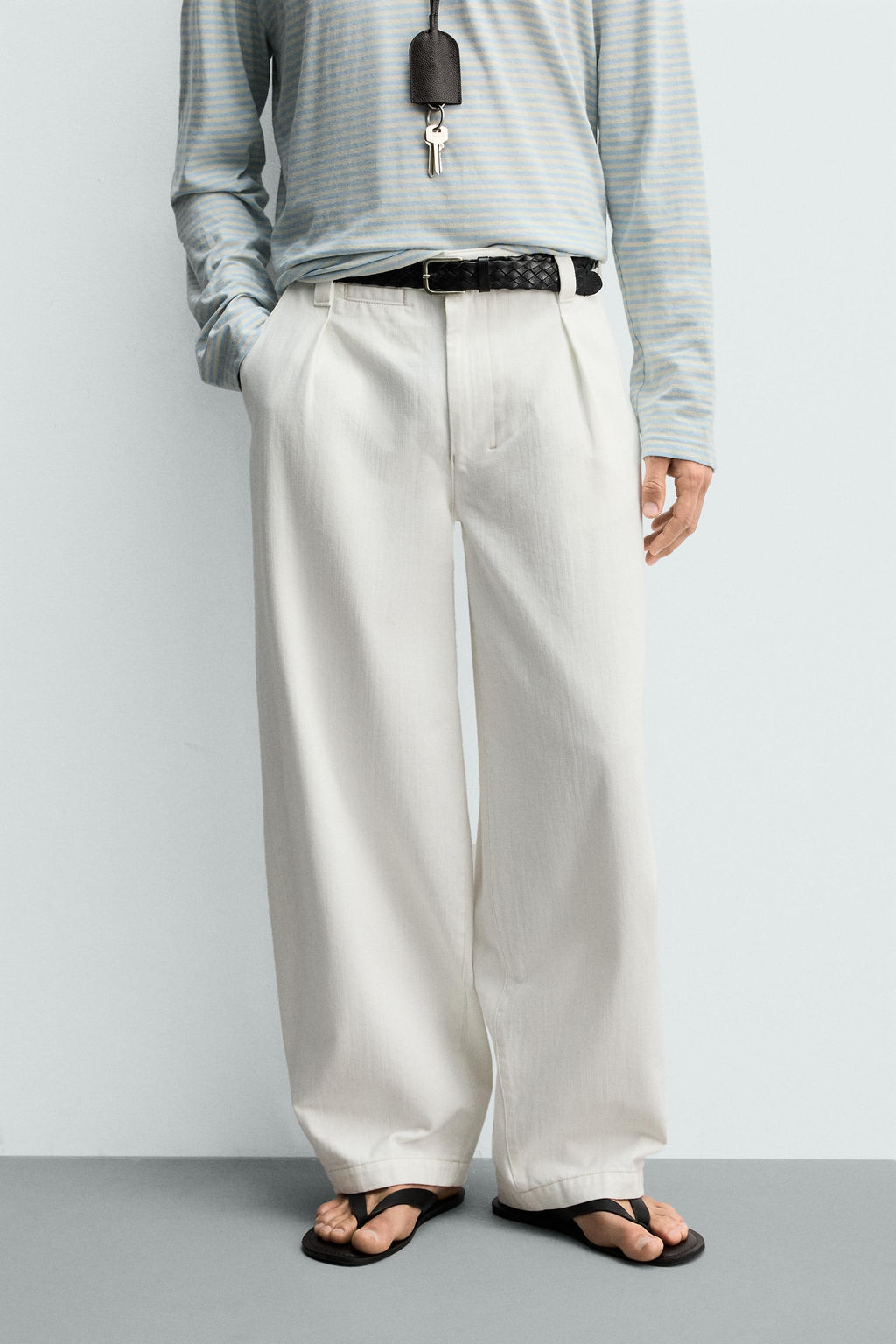PANTAL?N CHINO DENIM BARREL FIT PLIEGUES / Blanco - Zara фото 2