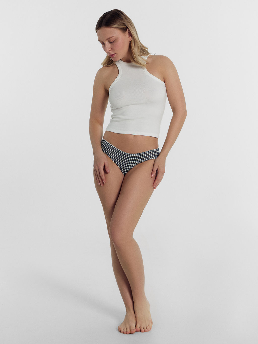 Цена за 2 штуки! Трусы женские слипы белые в черную клеточку черная клеточка на белом 412404 - Mark formelle фото 4