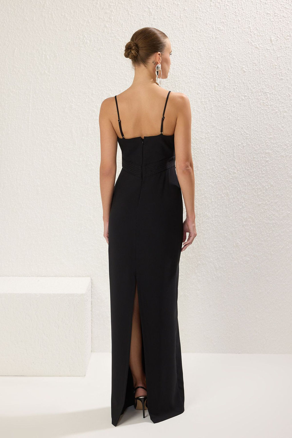 TRENDYOLMILLA Siyah Straplez Dokuma Uzun S?k Abiye & Mezuniyet Elbise TPRSS25AE00098  фото 8