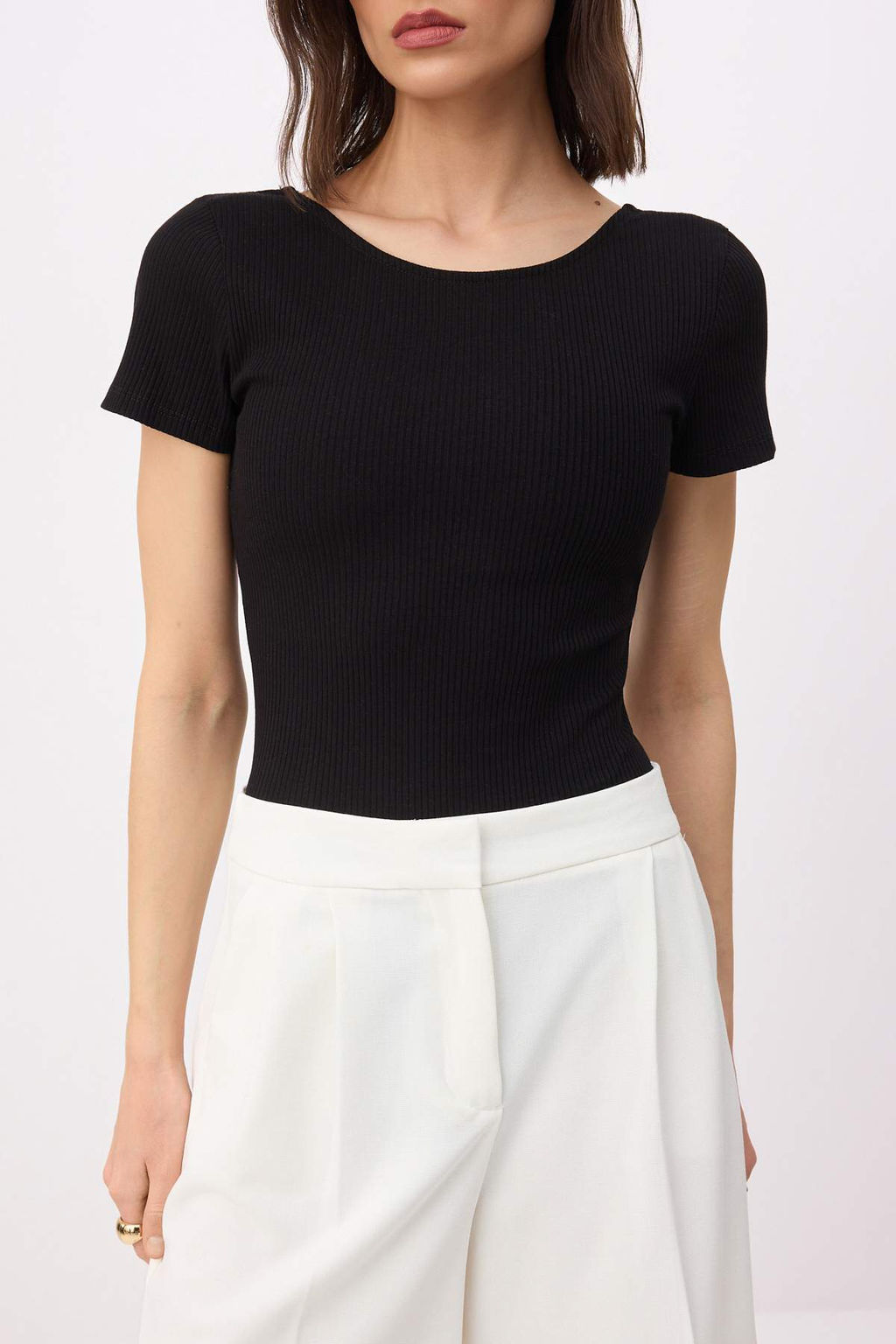 Siyah Vucuda Oturan K?sa Kollu C?tc?tl? Fitilli Esnek Orme Body TWOSS26BD00027 - Trendyolmilla фото 3