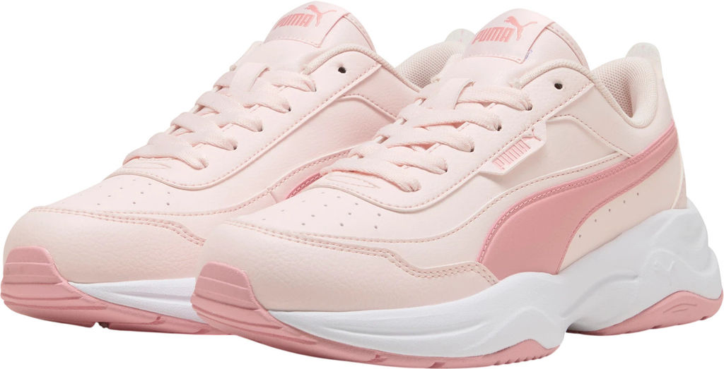 Кроссовки женские