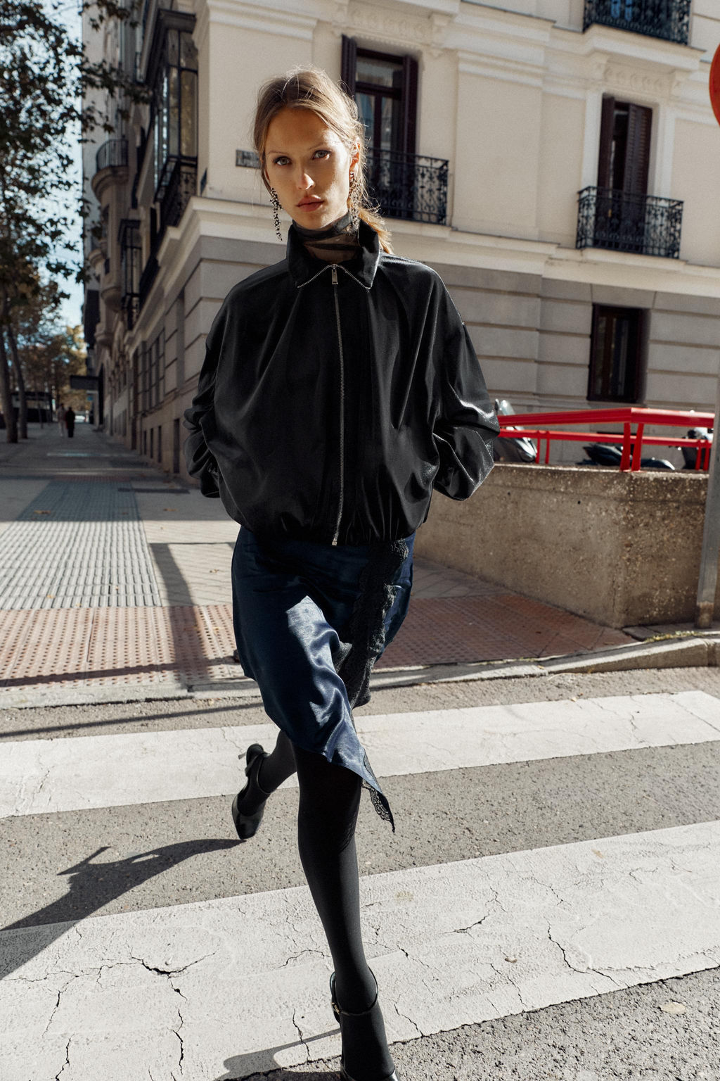 VELVET BOMBER JACKET - Zara фото 3