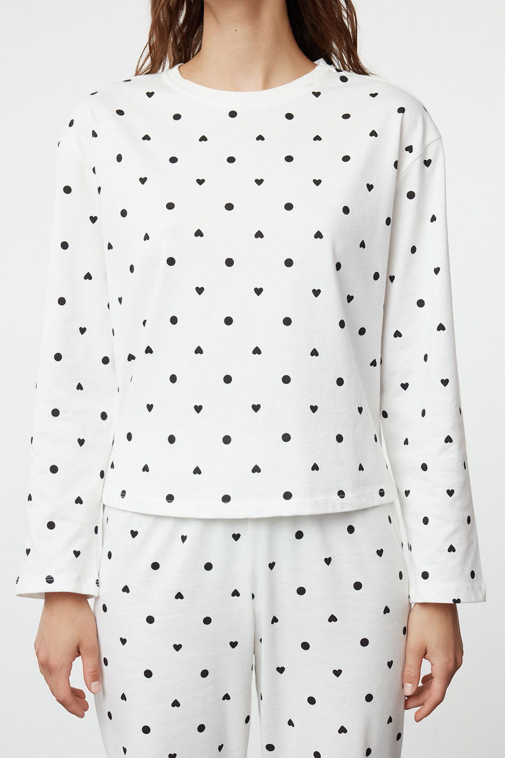Beyaz %100 Pamuklu Puantiye ve Kalpli Orme Pijama Tak?m? THMAW25PT00039
