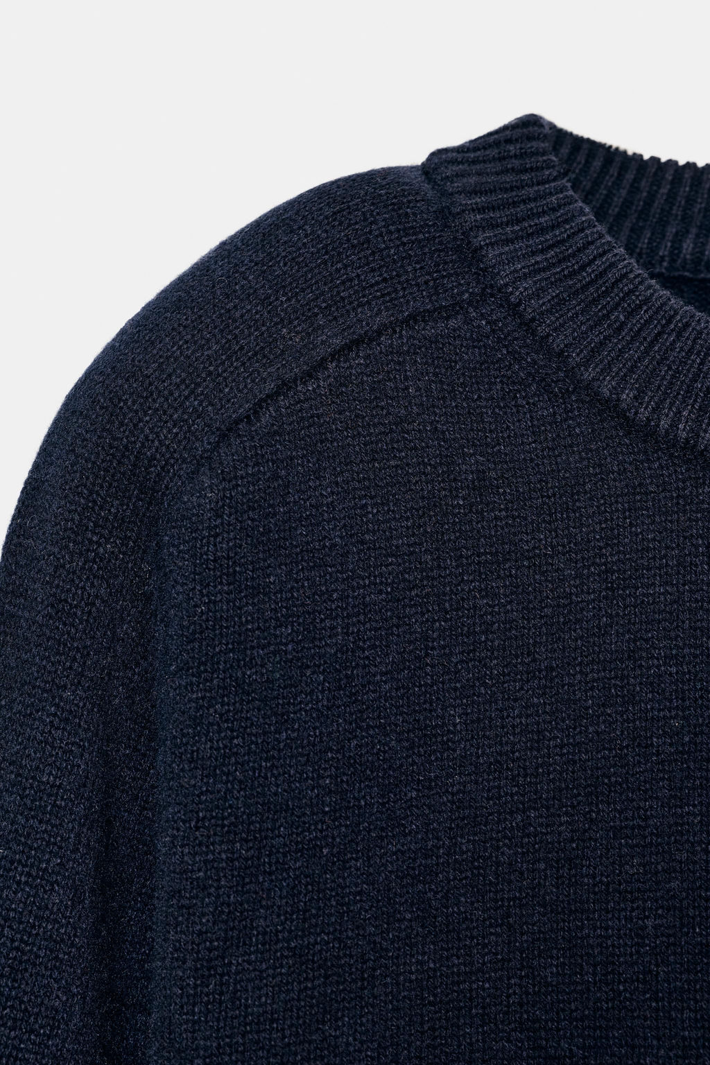 100% WOOL JUMPER WITH SHOULDER PADS - Zara фото 5