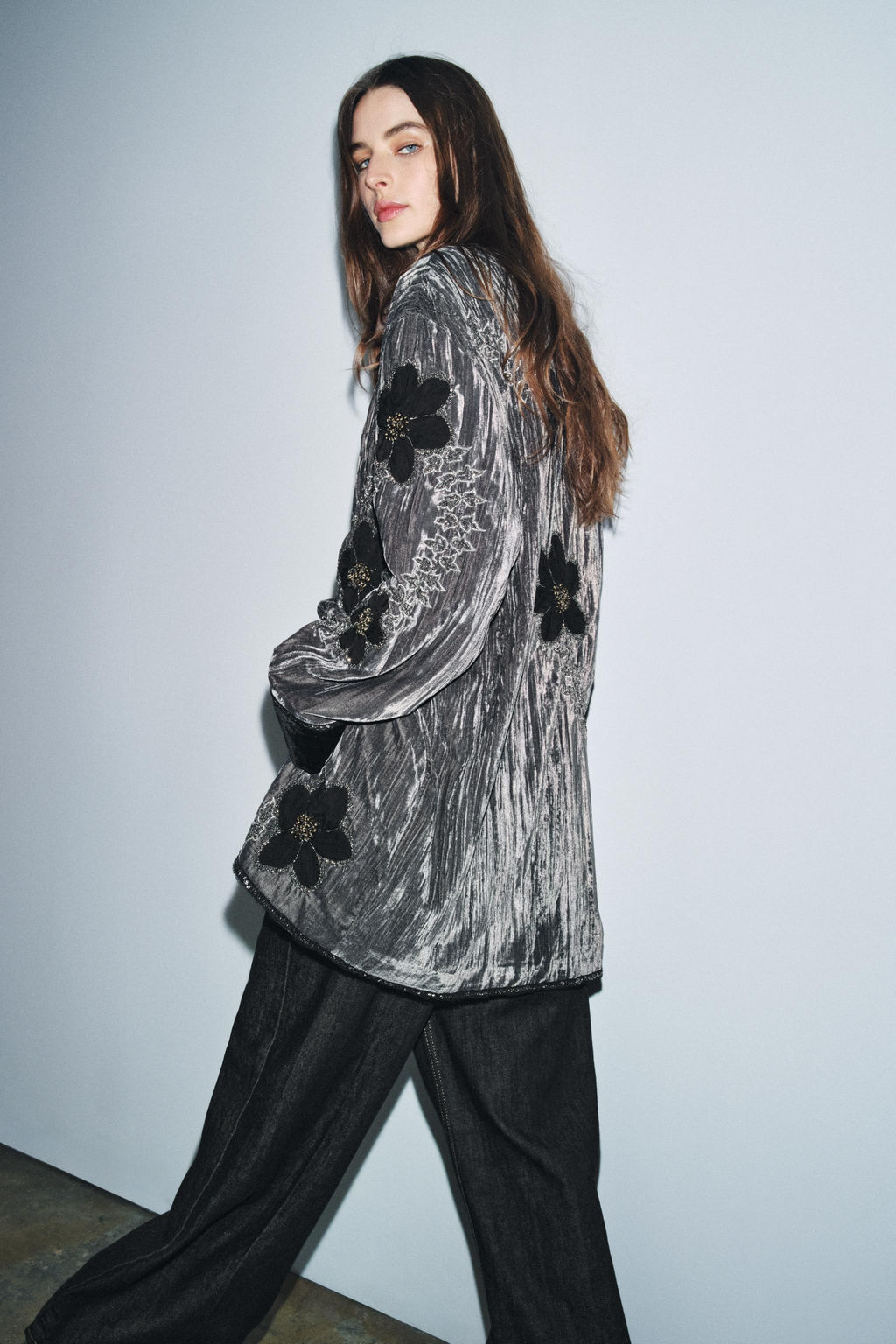 ZW COLLECTION LIMITED EDITION EMBROIDERED VELVET KIMONO - Zara фото 7