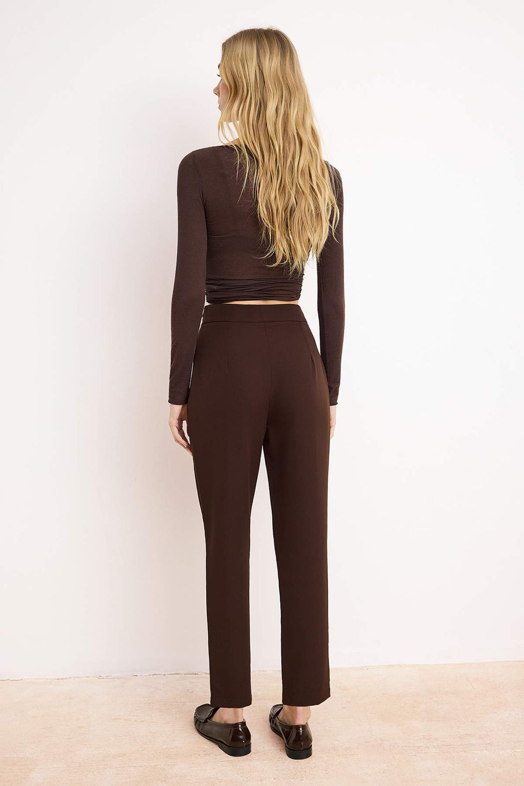 Ekru Havuc Kal?p Toka Detayl? Pantolon TWOAW26PL00154