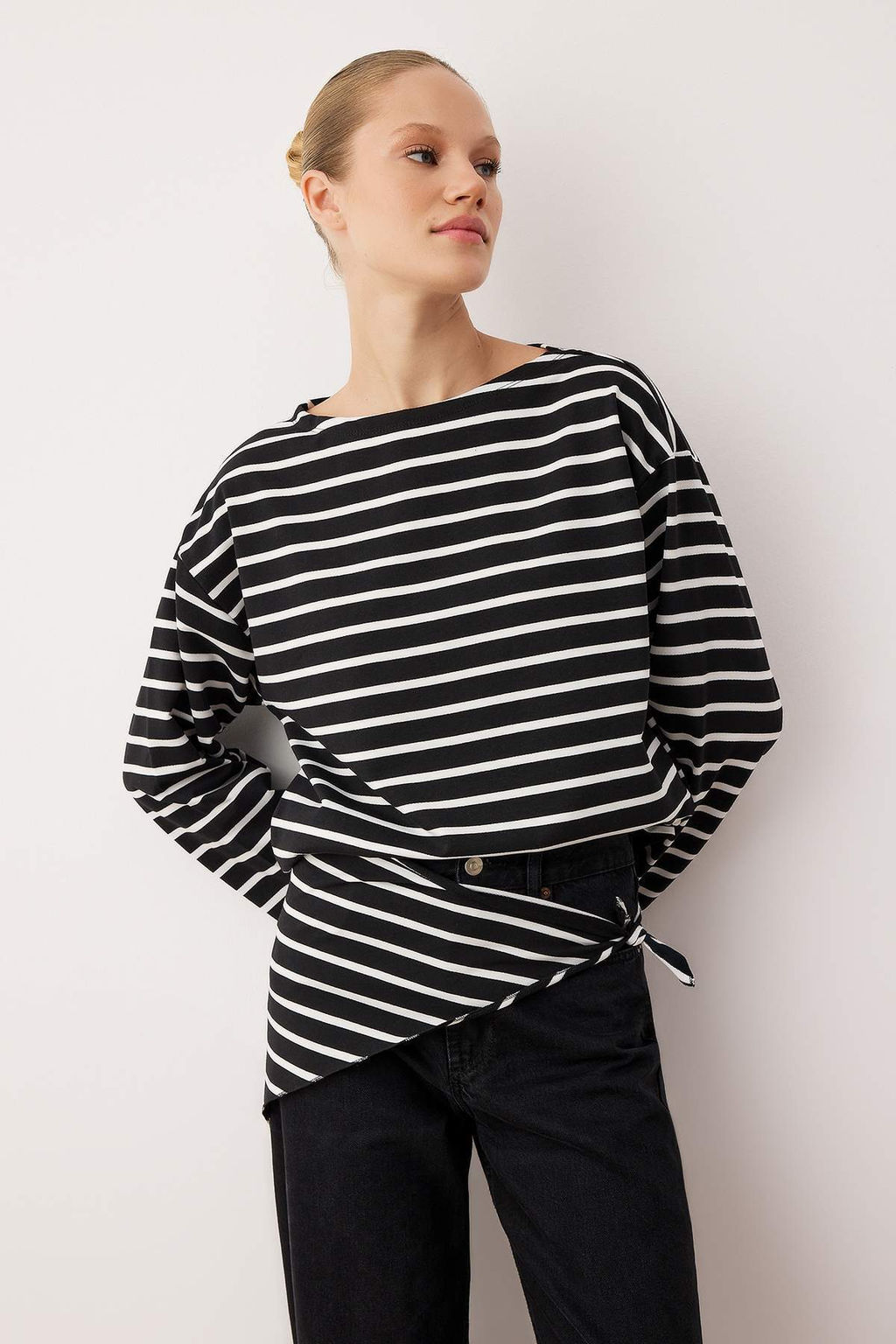 Siyah Cizgili Sal Detayl? Oversize/Genis Kal?p Ince Orme Bluz TWOAW26BZ00250 - Trendyolmilla фото 2