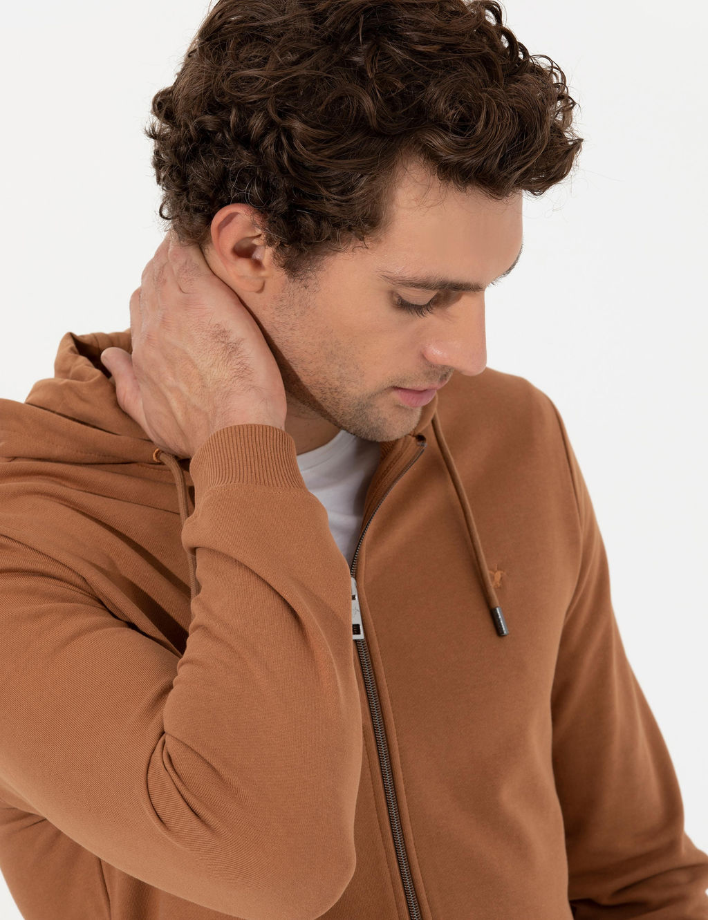 Толстовка верблюжьего цвета