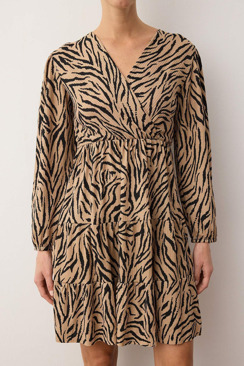 TRENDYOLMILLA K?rm?z? Retro Bask?l? Skater/Belden Ac?lan Kruvaze Yaka Mini Esnek Orme Elbise TWOAW22EL0104 фото 18