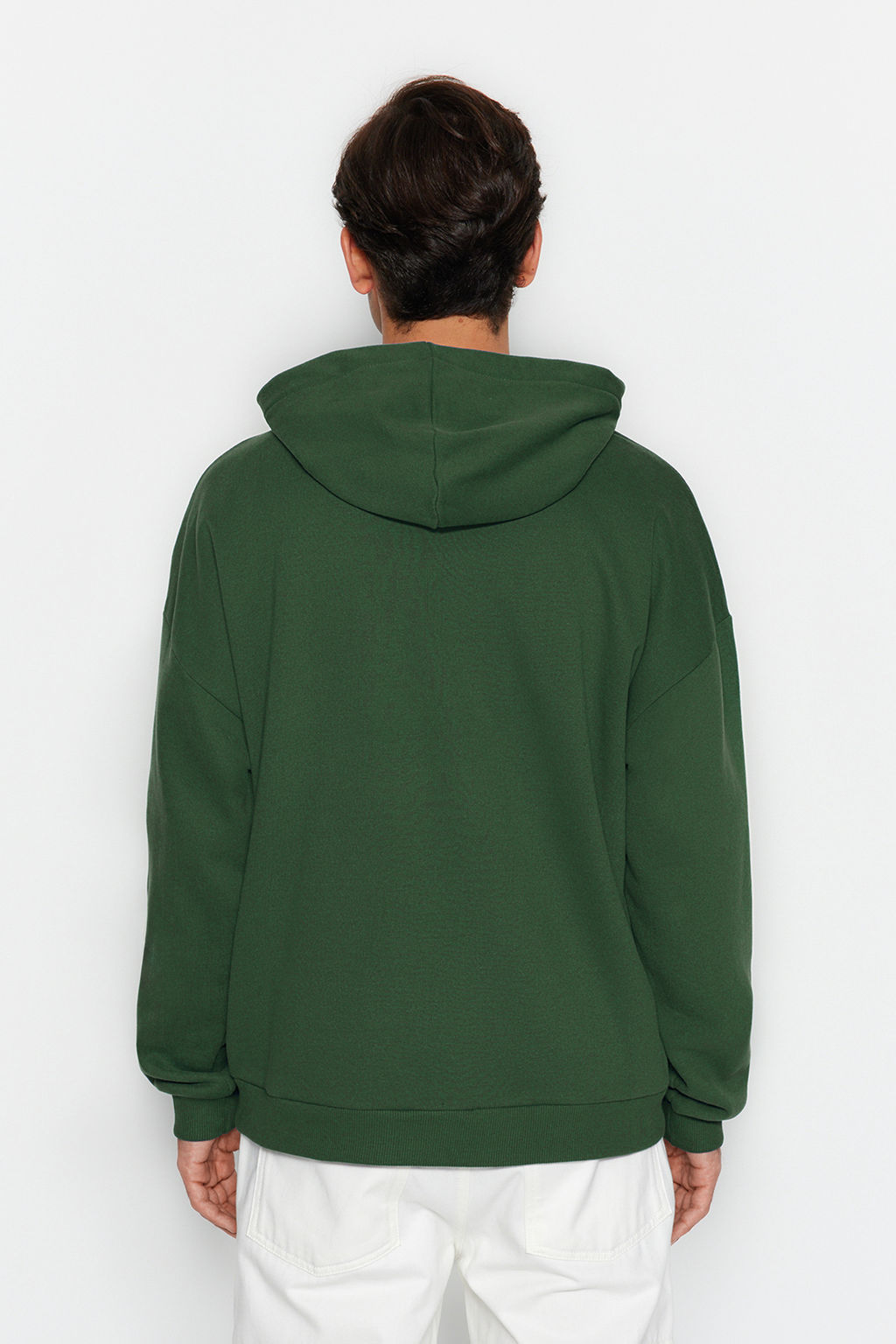 TRENDYOL MAN Siyah Kapusonlu Oversize/Genis Kesim Nak?sl? Etiketli Yumusak Kumas Sweatshirt TMNAW24SW00031 - Trendyolmilla фото 36