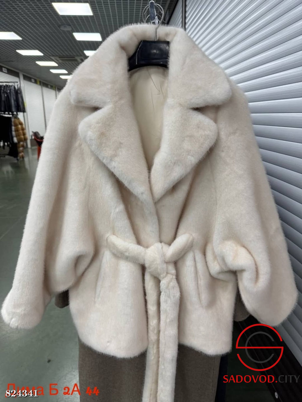 Шуба женская из искусственного меха