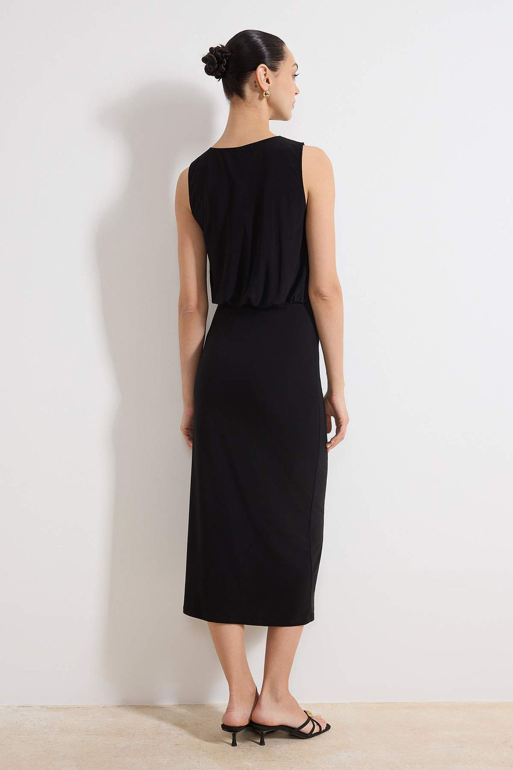 Siyah Duz A-line Bisiklet Yaka Kolsuz Midi Esnek Astarl? Orme Elbise TWOSS26EL00154