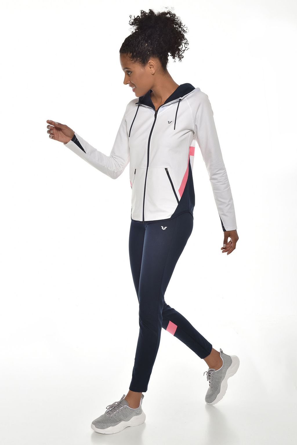 Спортивный костюм женский