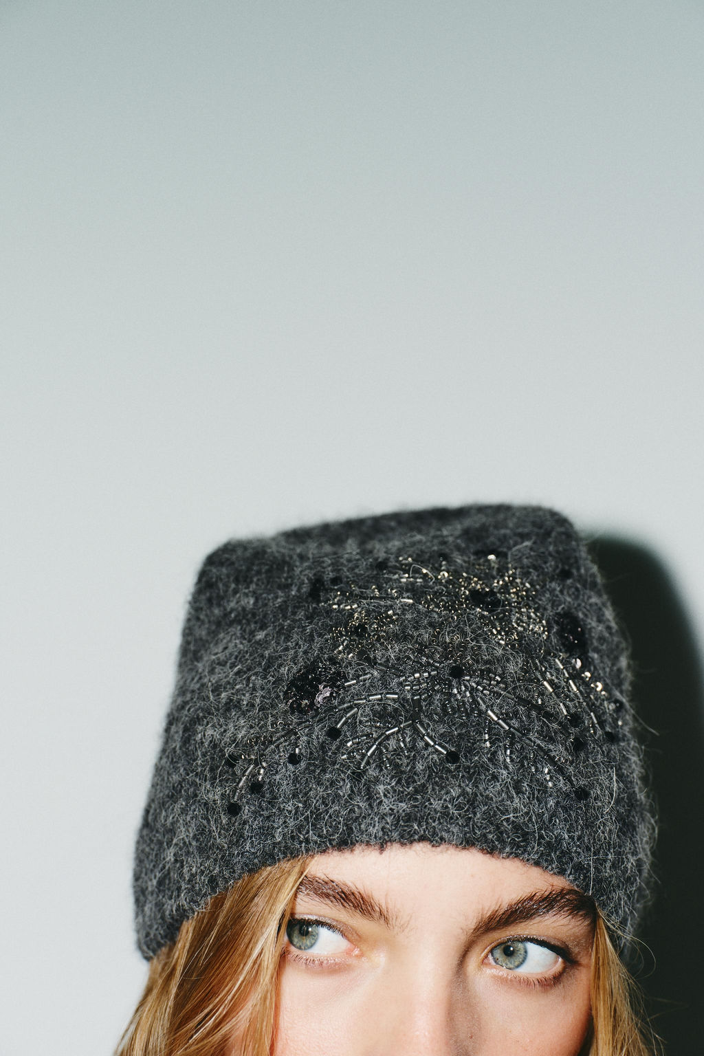 EMBROIDERED BEANIE WITH BEADS - Zara фото 2