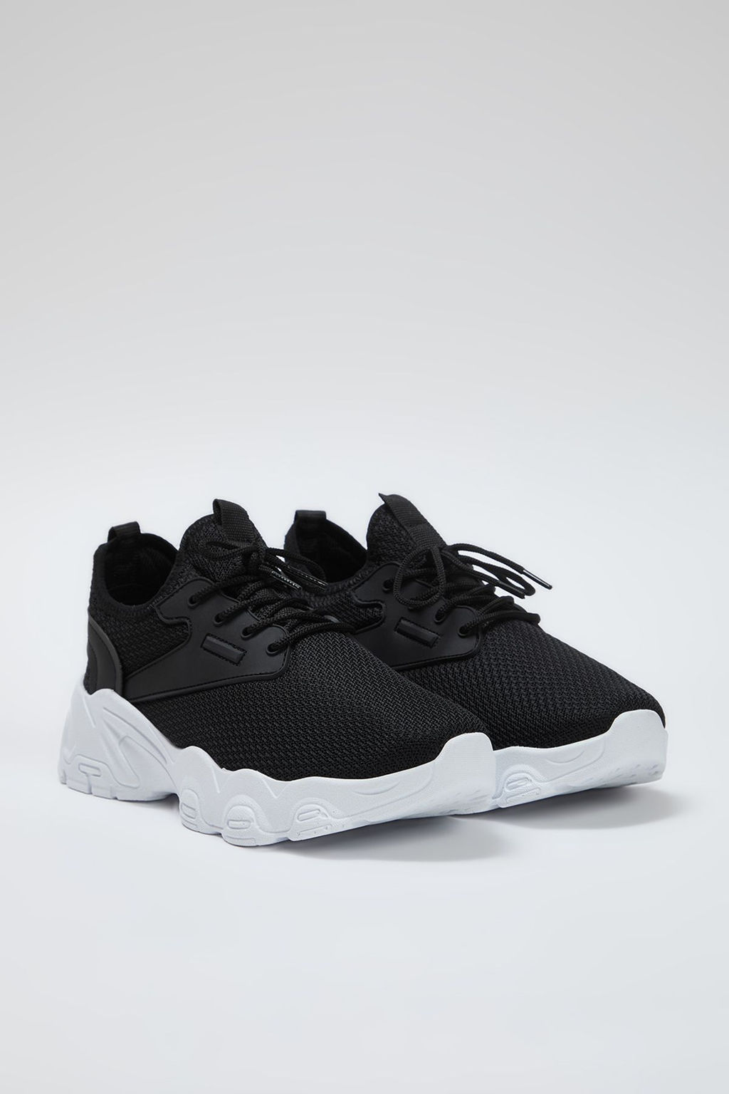 Trendyol Shoes Siyah File Detayl? Bagc?kl? Kal?n Taban Kad?n Yuruyus Spor Ayakkab? TAKSS25SN00007 - Trendyolmilla фото 5