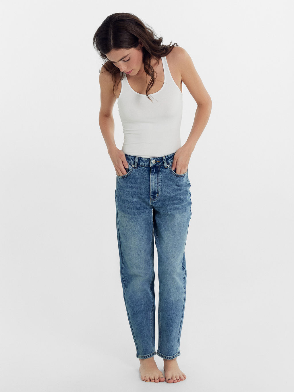 Брюки женские джинсовые mom fit синие синий 2024-DTW404-1 - Mark formelle фото 2