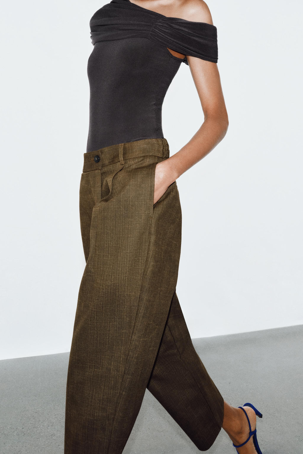 PANTAL?N CROPPED PINZAS ZW COLLECTION / Khaki - Zara фото 2