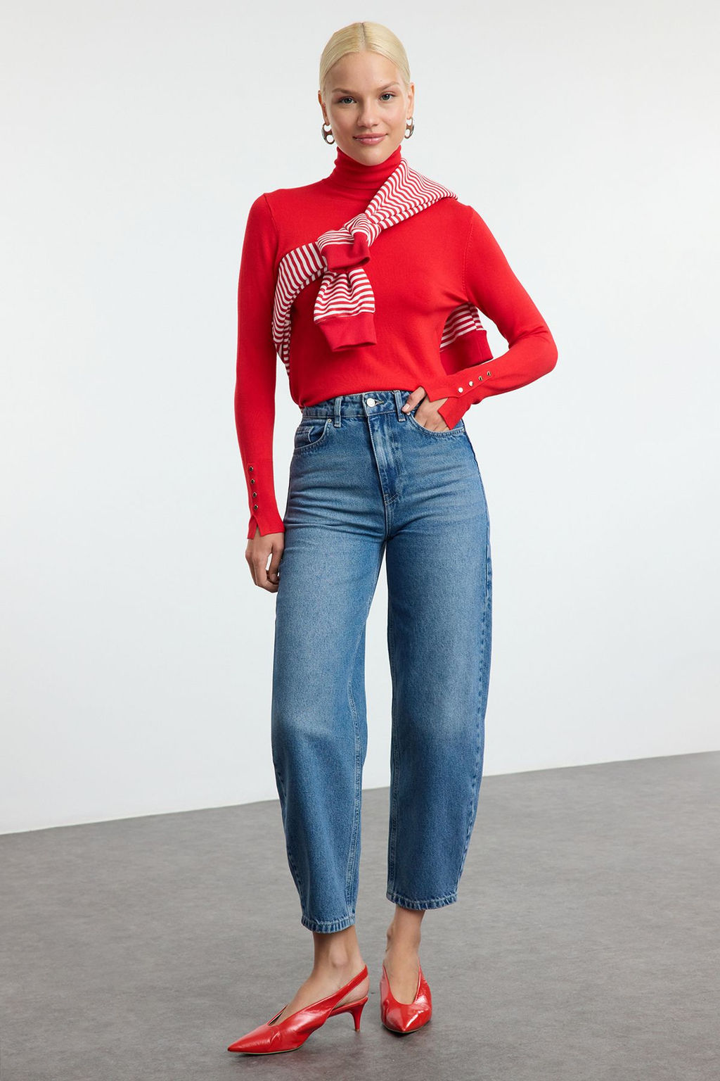 TRENDYOLMILLA Beyaz Yuksek Bel Barrel Baggy Jeans TWOSS23JE00295  фото 9