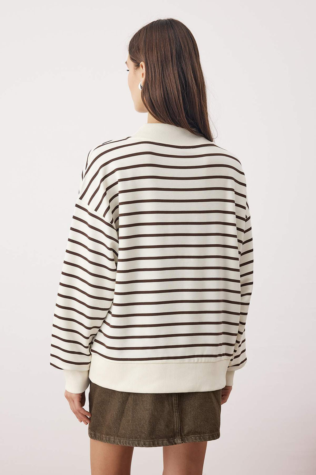 Kahverengi Cizgili Oversize/Genis Kal?p Orme Sweatshirt TWOAW26SW00102