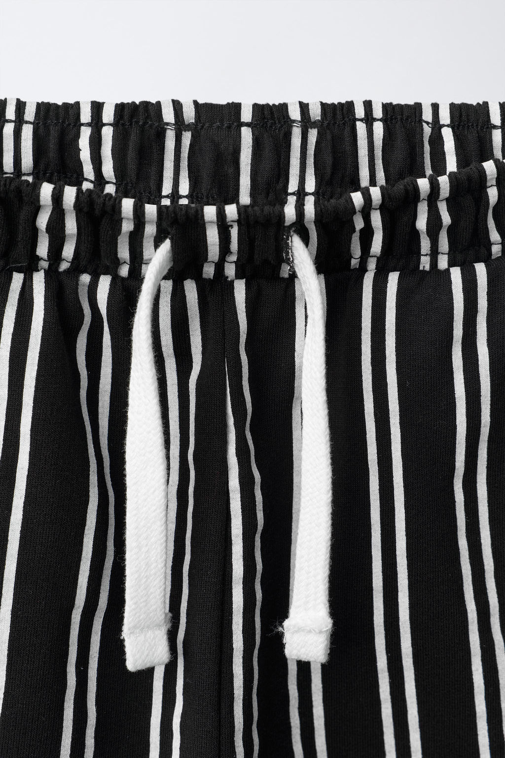 6-14 A?OS/ PIJAMA RAYAS / Negro - Zara фото 7