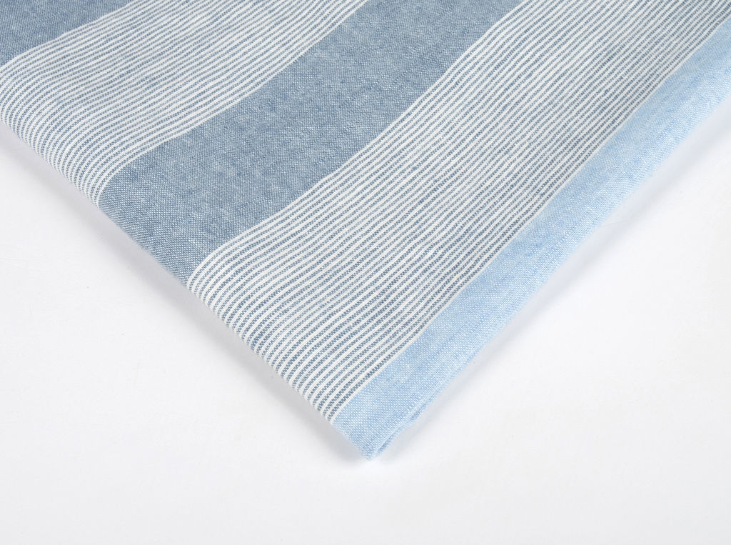 24С211-ШР/у Наволочка верхняя 50*70 цв. 15 рис. 2 полоса синяя