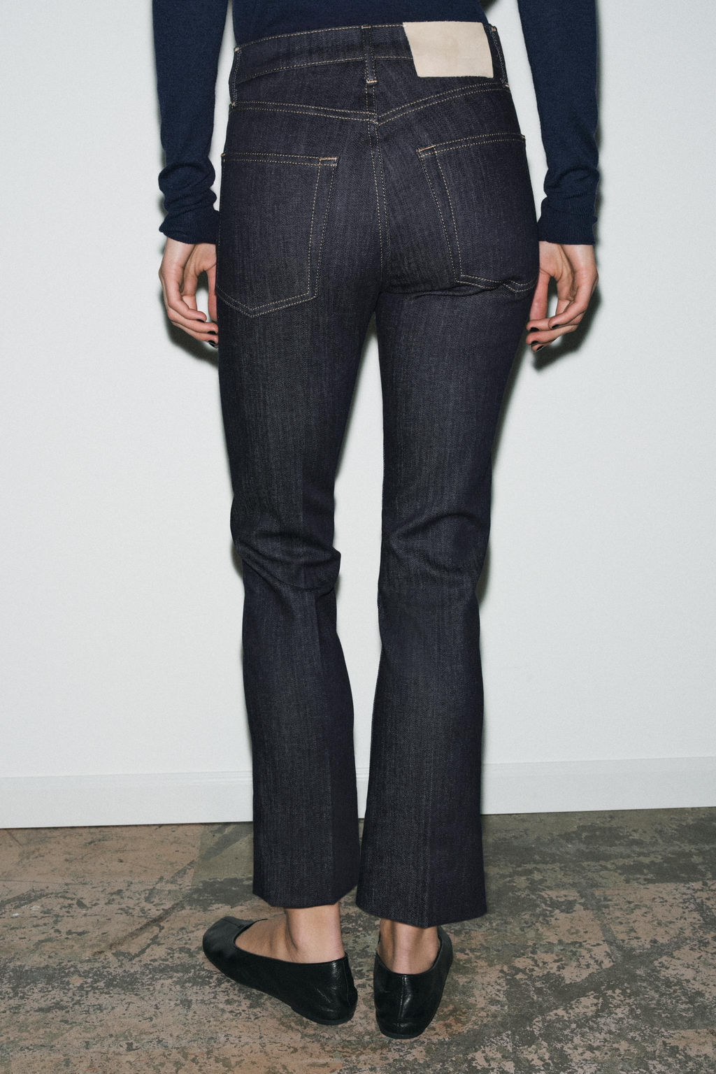 ZW COLLECTION BOOTCUT MID-WAIST JEANS - Zara фото 4
