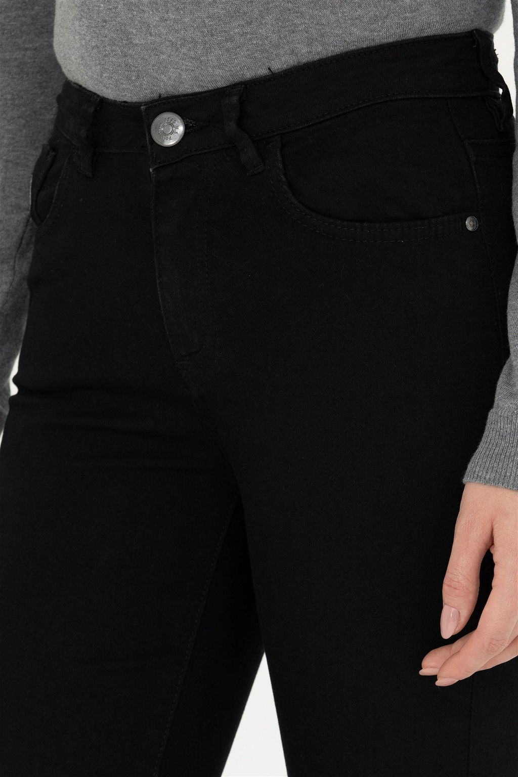 Брюки джинсовые женские U.S. Polo Assn черные  фото 6