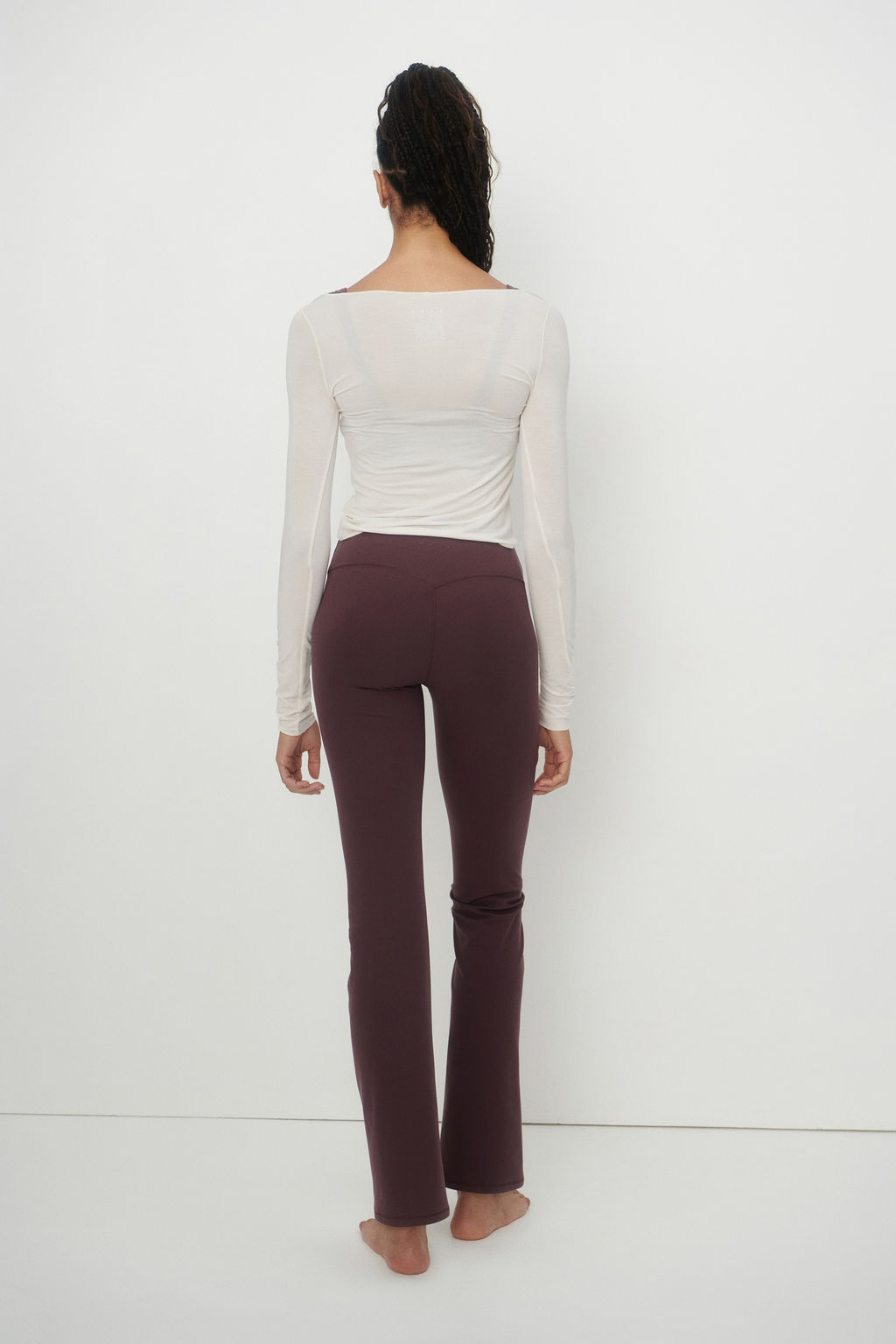 Leggings de yoga acampanados con SoftMove - H&m фото 16