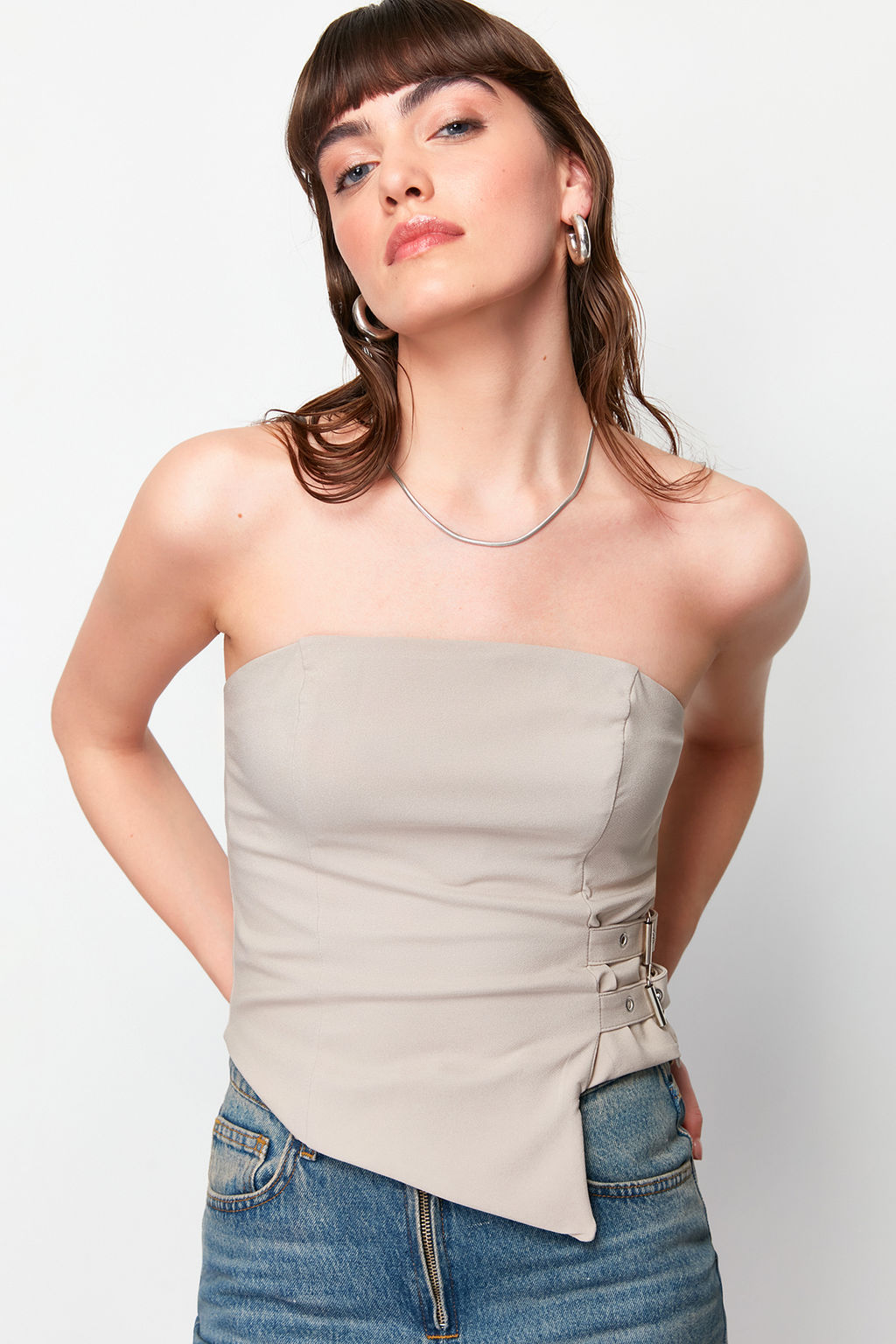 Trendyolmilla Siyah Straplez Fitted Kemer Toka Detayl? Dokuma Bluz TWOSS24BZ00349 фото 2