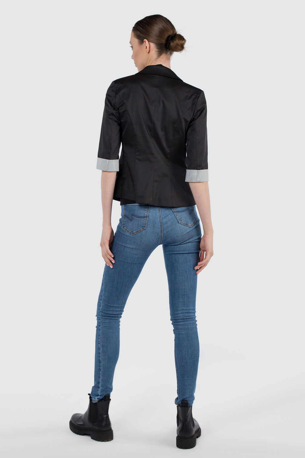 Ветровка жакет