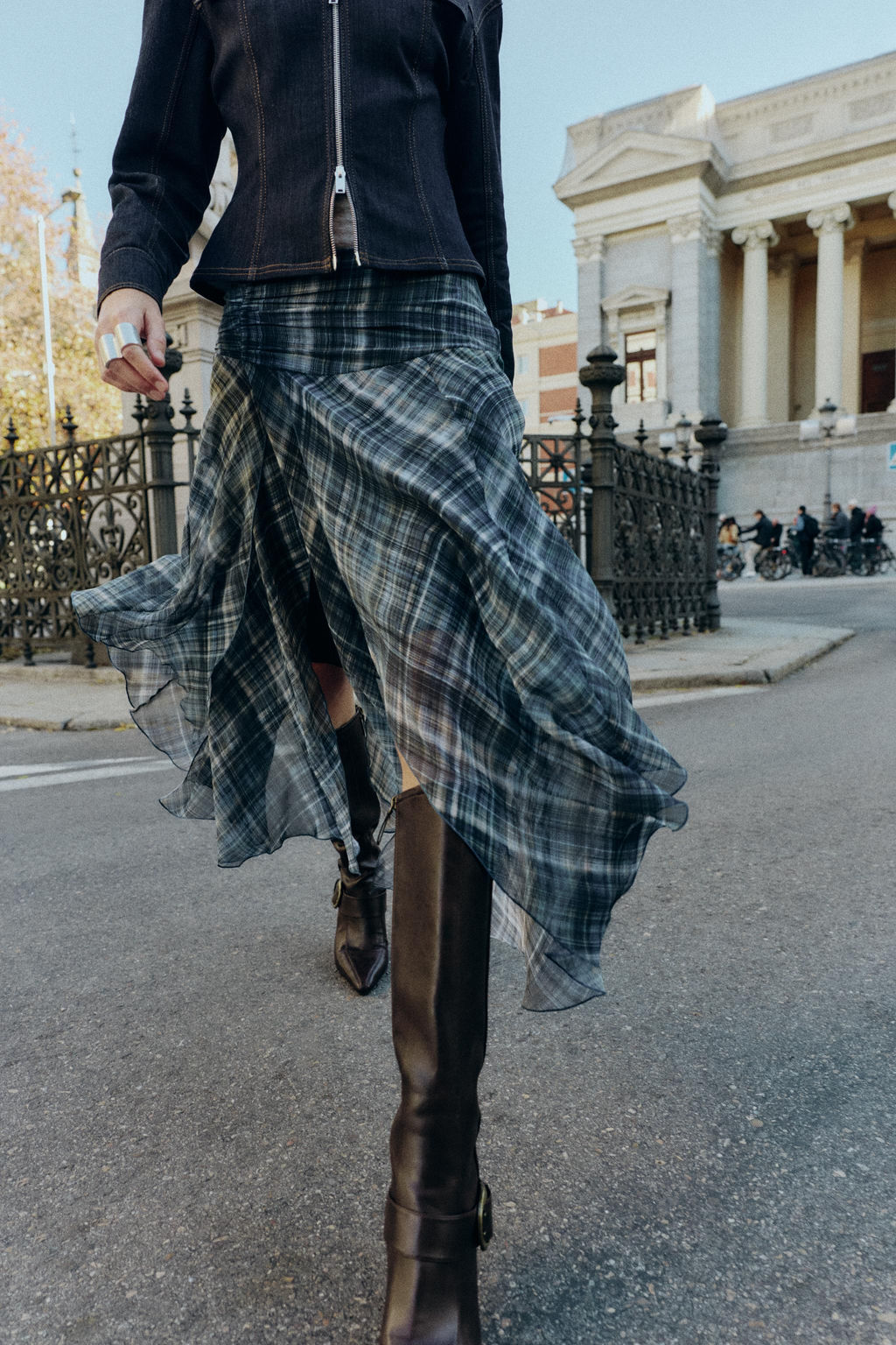 ASYMMETRIC CHECK MIDI SKIRT - Zara фото 2