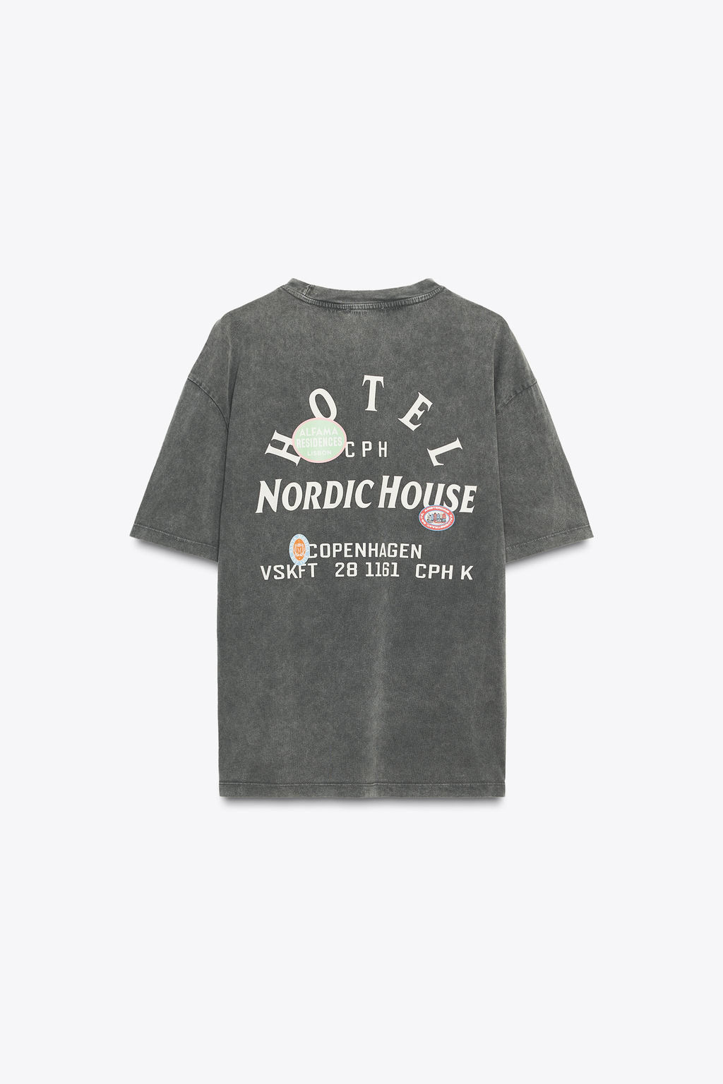 WASHED-EFFECT T-SHIRT WITH PRINTED PATCHES - Zara фото 6