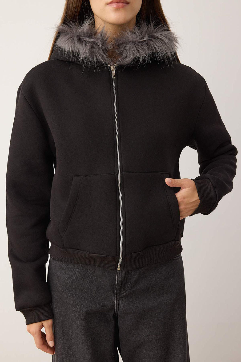 Siyah Fermuarl? Tuylu Kapusonlu Cepli Regular/Normal Kal?p Kal?n Orme Sweatshirt TWOAW26SW00176 - Trendyolmilla фото 3