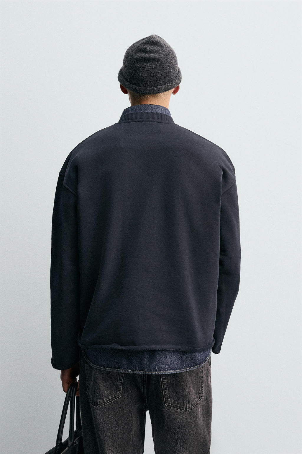 CREW NECK SWEATSHIRT WITH IRREGULAR FINISH - Zara фото 3