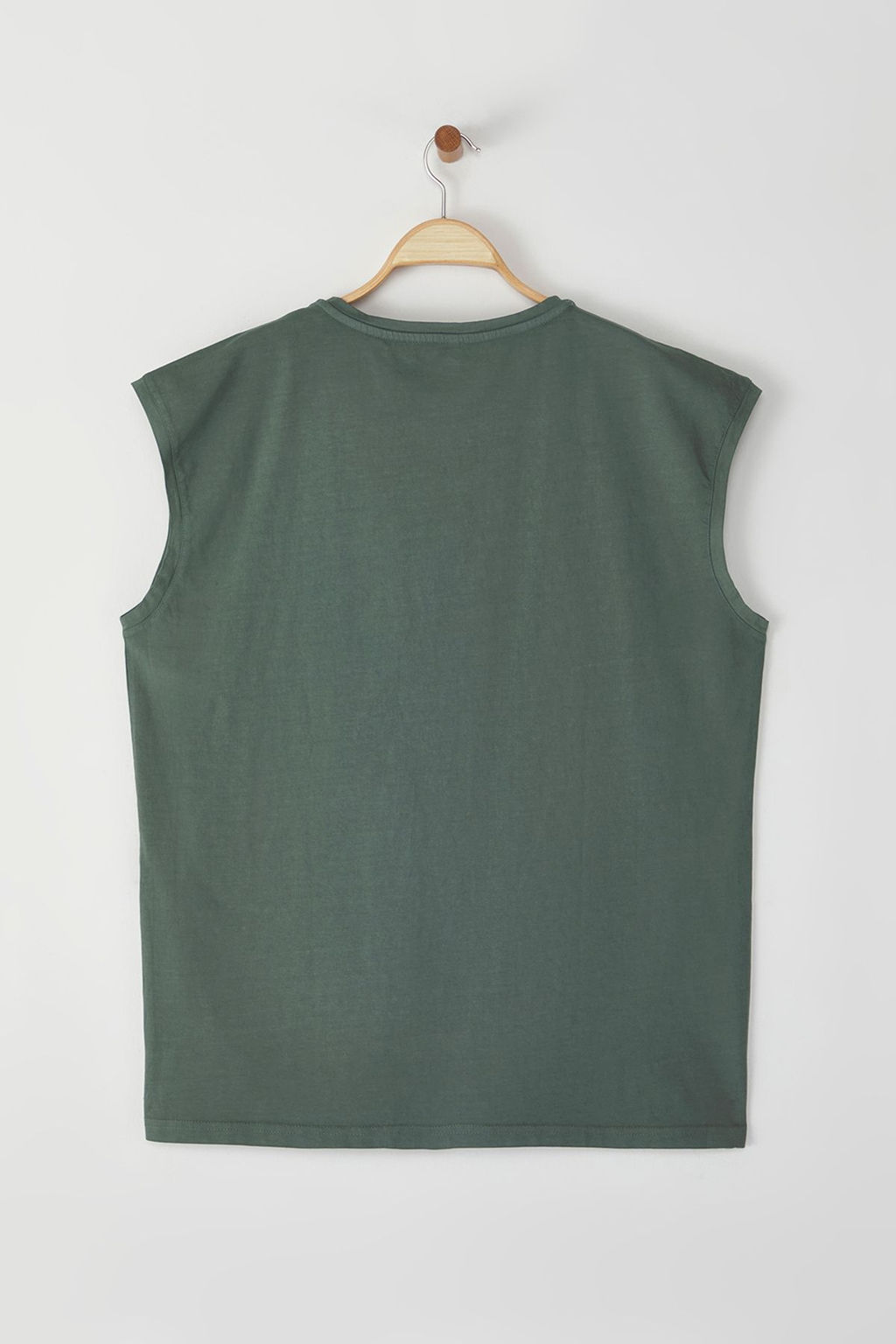 Yesil Oversize/Genis Kesim Eskitme/Soluk Efekt Etiket Detayl? T-Shirt/Atlet TMNSS25AL00001 - Trendyolmilla фото 5