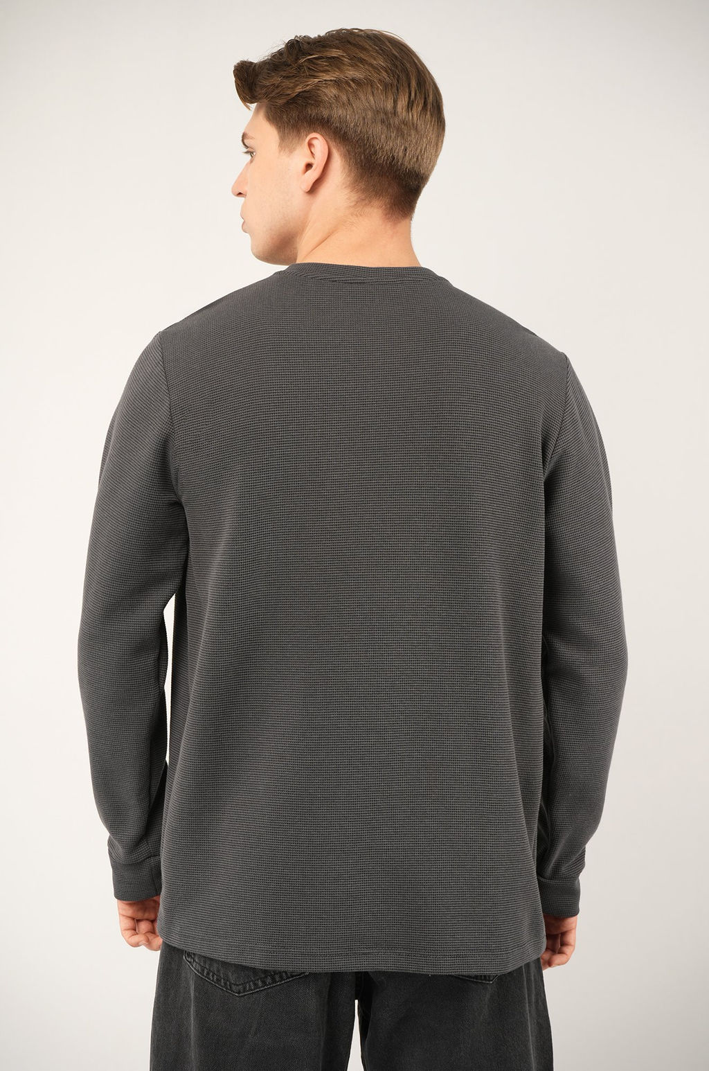 Мужской лонгслив на пуговицах Happyfox