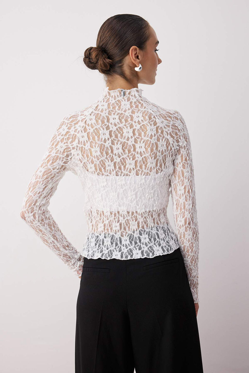 Ekru Fitted/Vucuda Oturan Reglan Kol Dantel Uzun Kollu Esnek Orme Bluz TWOAW26BZ00048