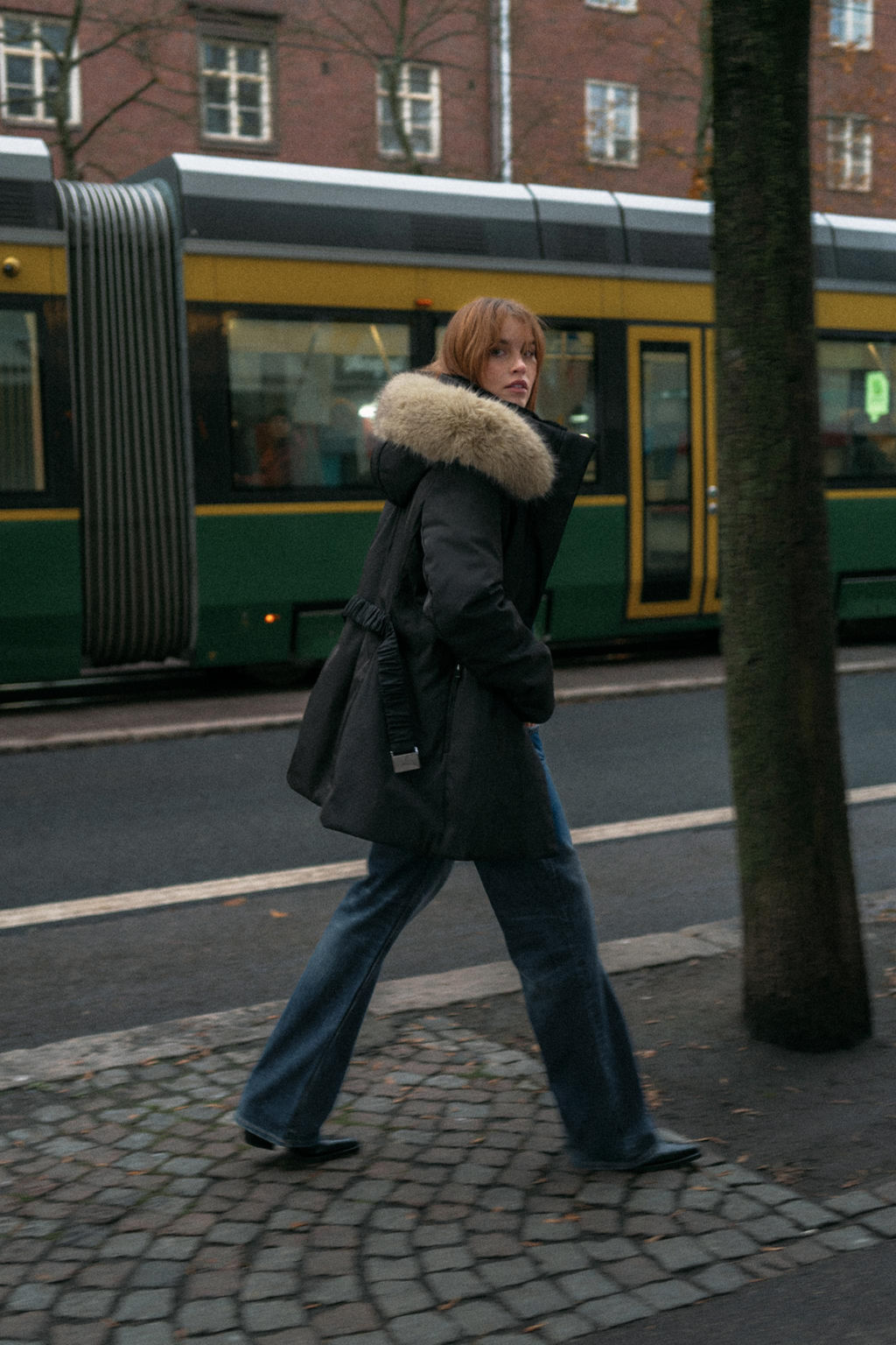 PUFFER JACKET WITH FAUX FUR HOOD, WATER AND WIND PROTECTION - Zara фото 7