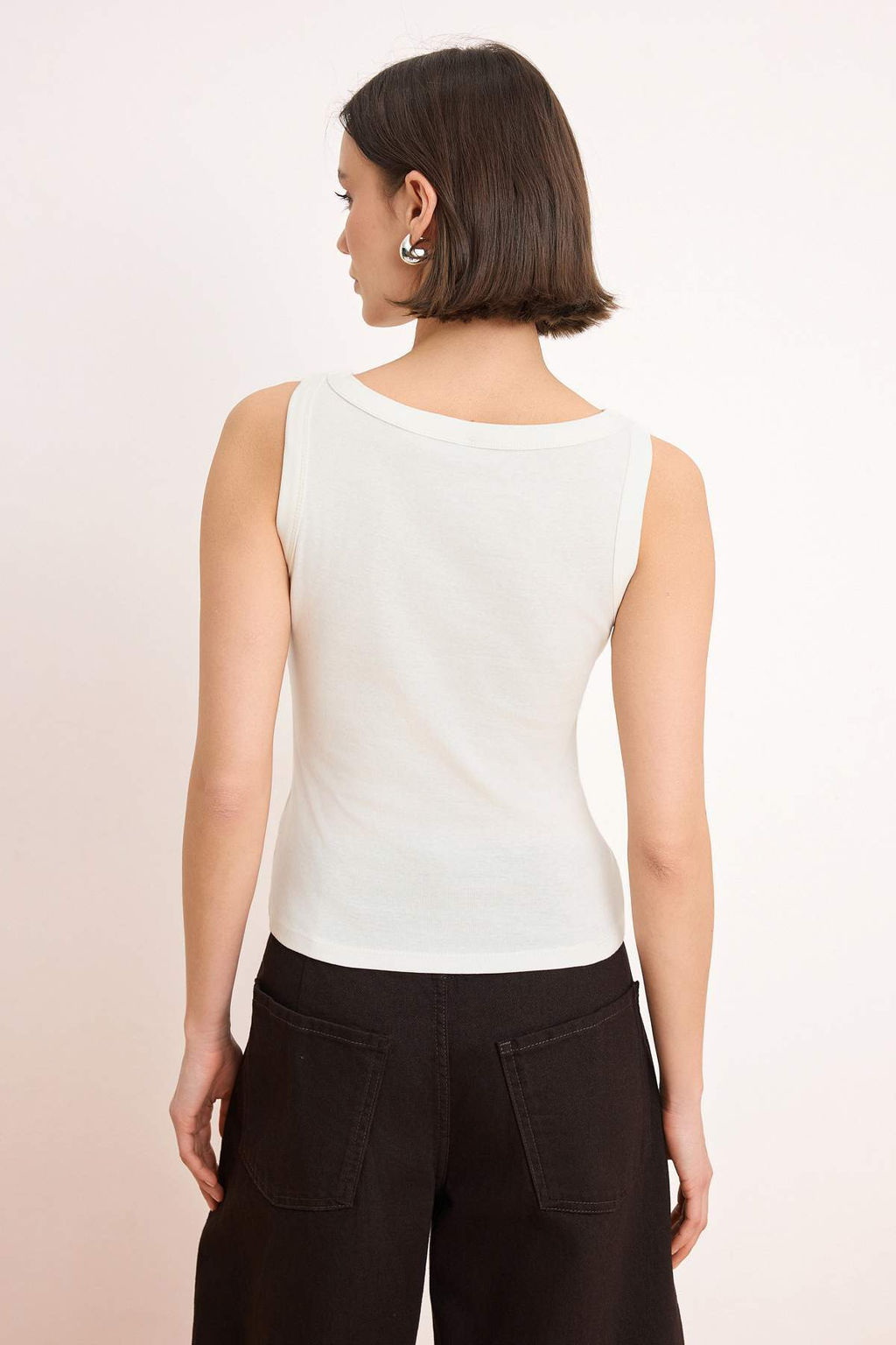 Wardrobe Essentials-Ekru Fitted/Vucuda Oturan Kolsuz Pamuk Ribana Orme Atlet TWOSS26AL00043