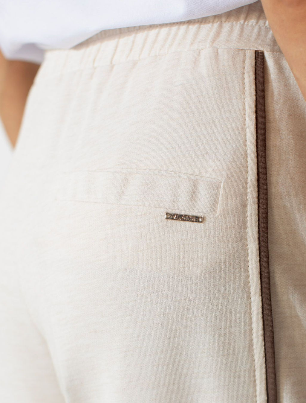 Прямые брюки с лампасами из эластичного футера двухнитки без начеса - Vilatte фото 4