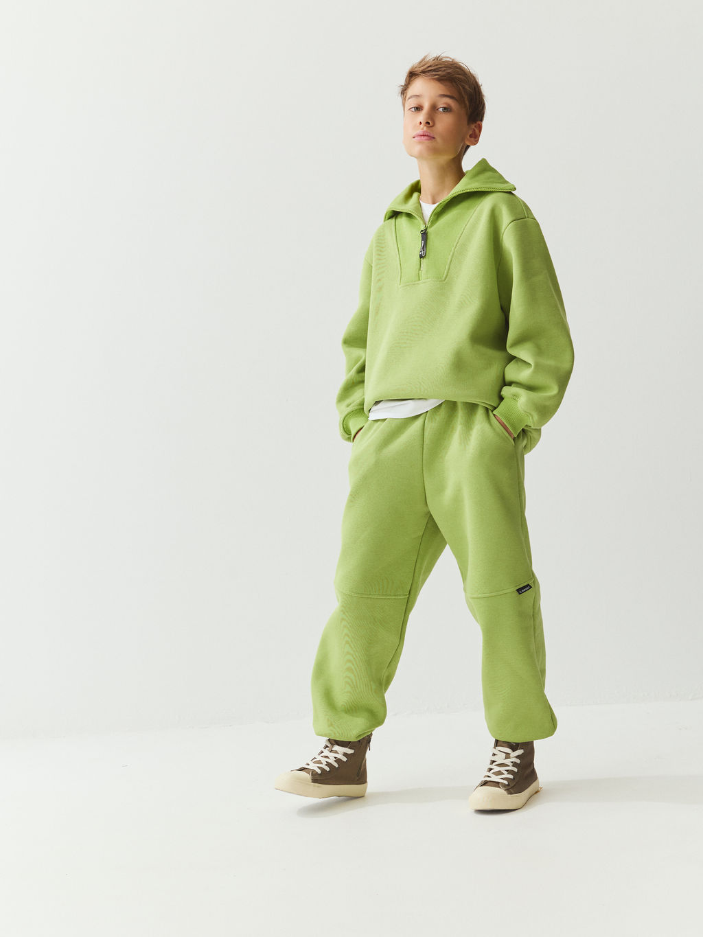 Джоггеры оверсайз Лайм с карманами утепленные 7+ - Bungly фото 7