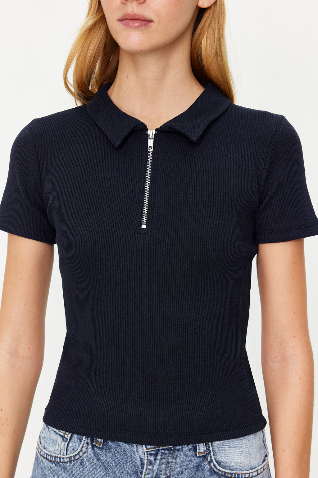 Lacivert Fermuar Detayl? Fitted/Vucuda Oturan Polo Yaka Fitilli Esnek Orme Bluz TWOSS23BZ00496 - Trendyolmilla фото 4