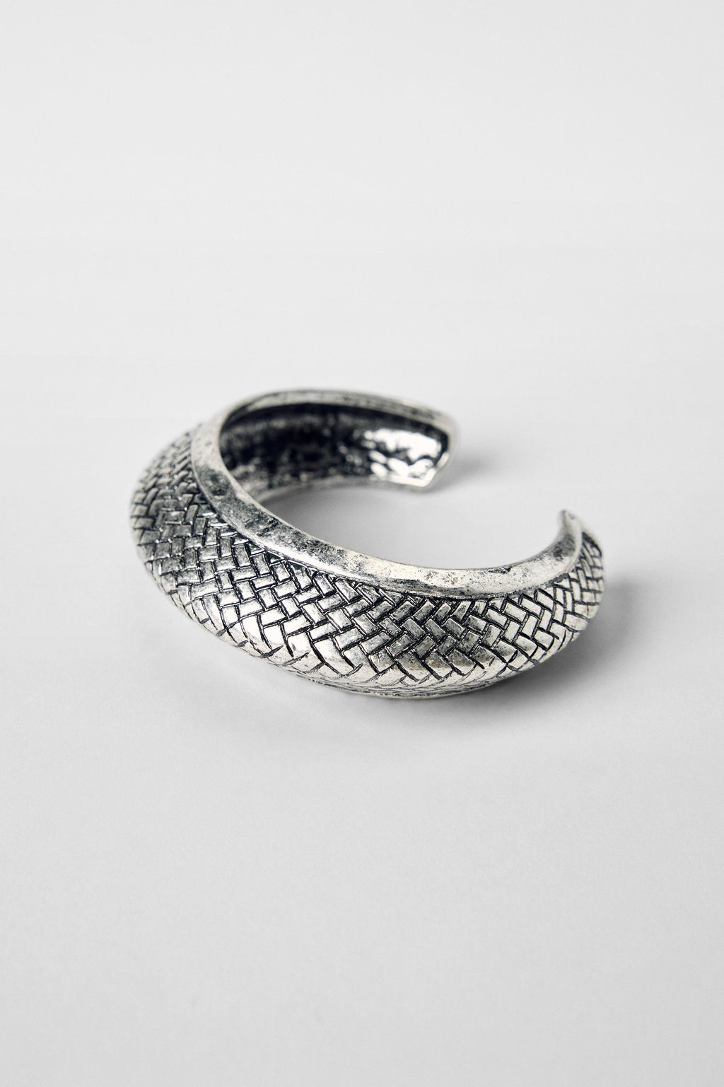 PACK OF 2 TEXTURED RIGID CUFFS KATE MOSS X ZARA  фото 5