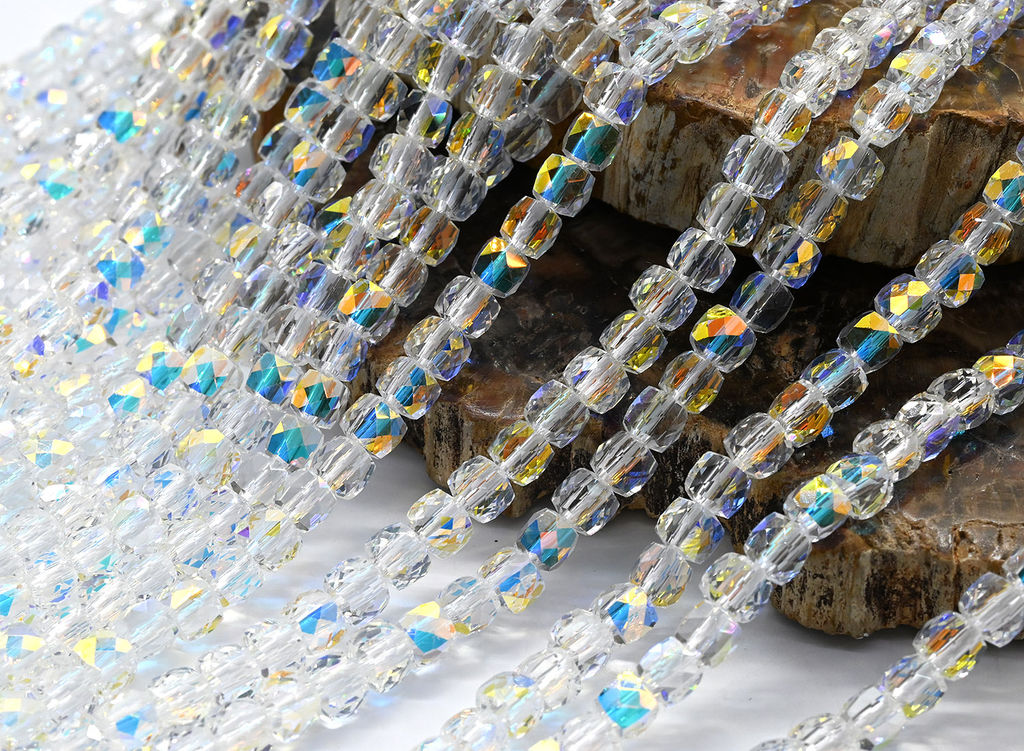 Бусины из циркона кубик гр.4*4мм цв.хрусталь хамелеон, 40см, 90 бусин Радуга камня