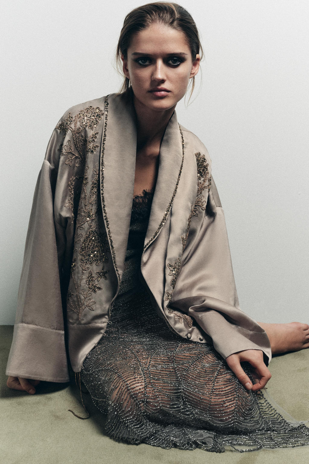 LIMITED EDITION EMBROIDERED BEADED KIMONO - Zara фото 2