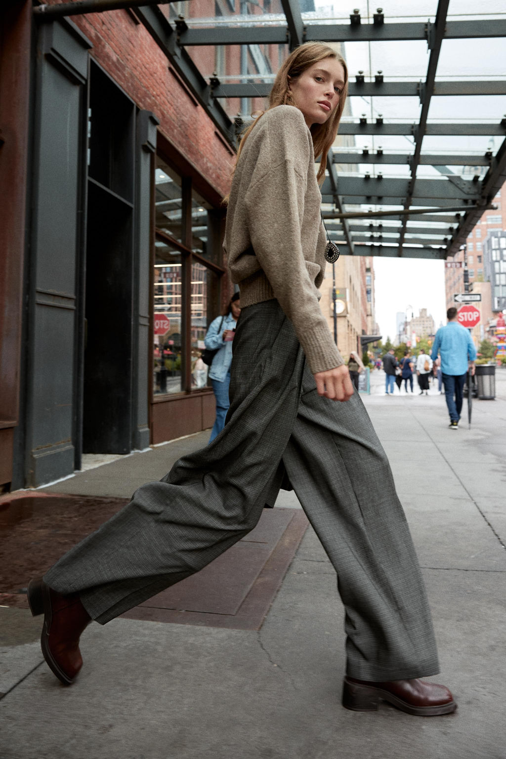 WIDE-LEG TROUSERS WITH DARTS - Zara фото 6