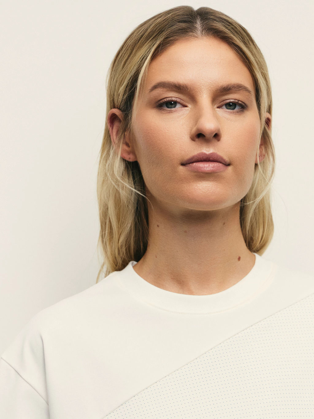 Футболка из хлопка с декоративной деталью / Zarina  фото 6