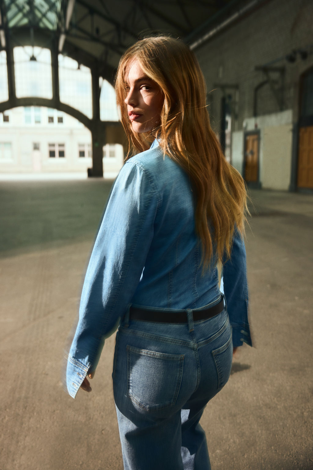 Camisa denim entallada - H&m фото 5