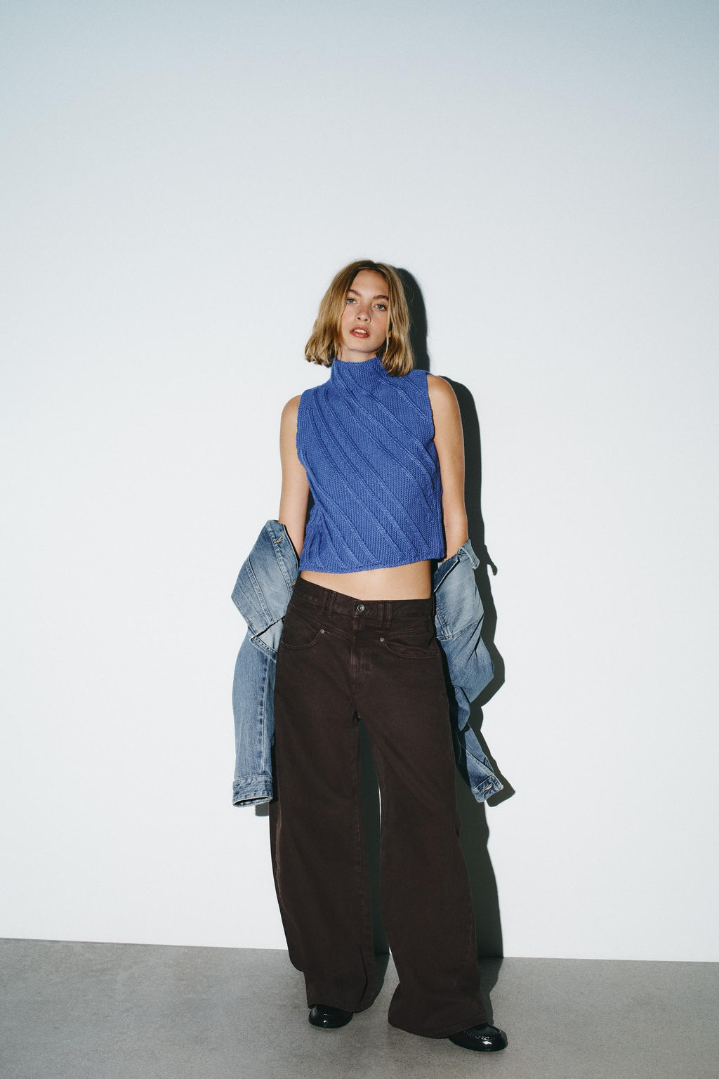 TEXTURED KNIT WAISTCOAT