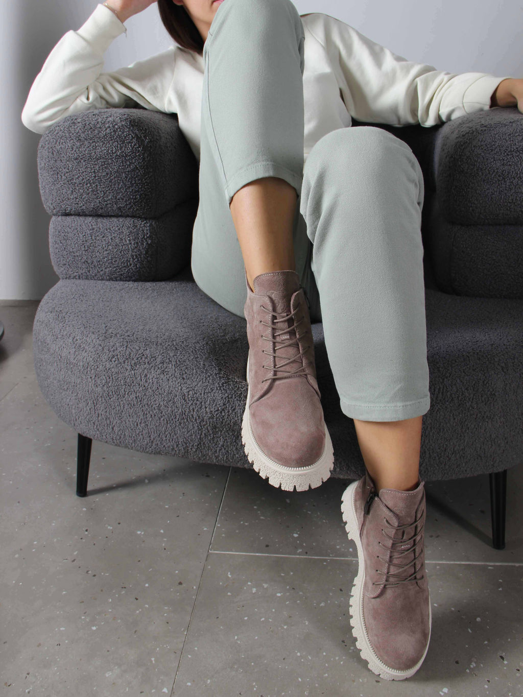 Ботинки 228.V.1541be. Капучино замша/Байка